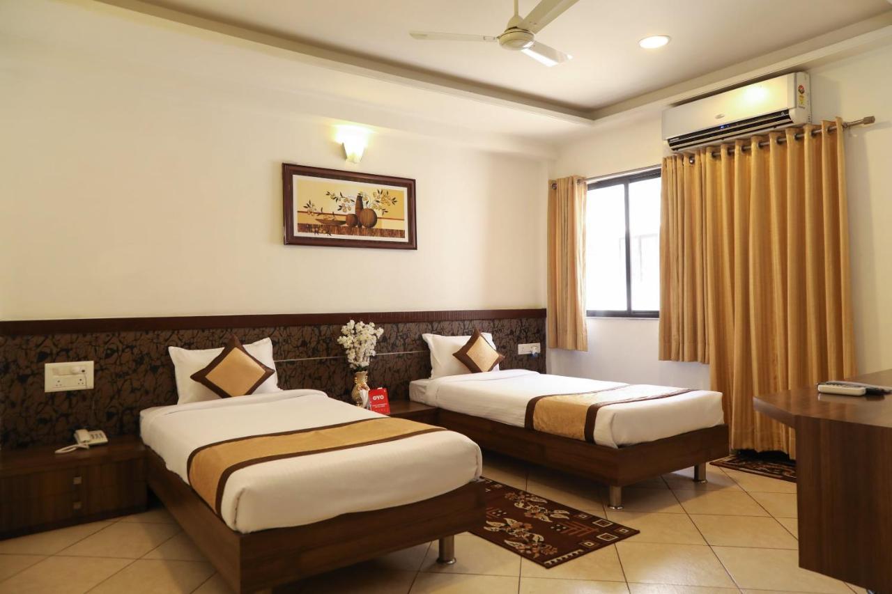 Oyo 10943 Hotel Plus Corporate Khapa  Dış mekan fotoğraf