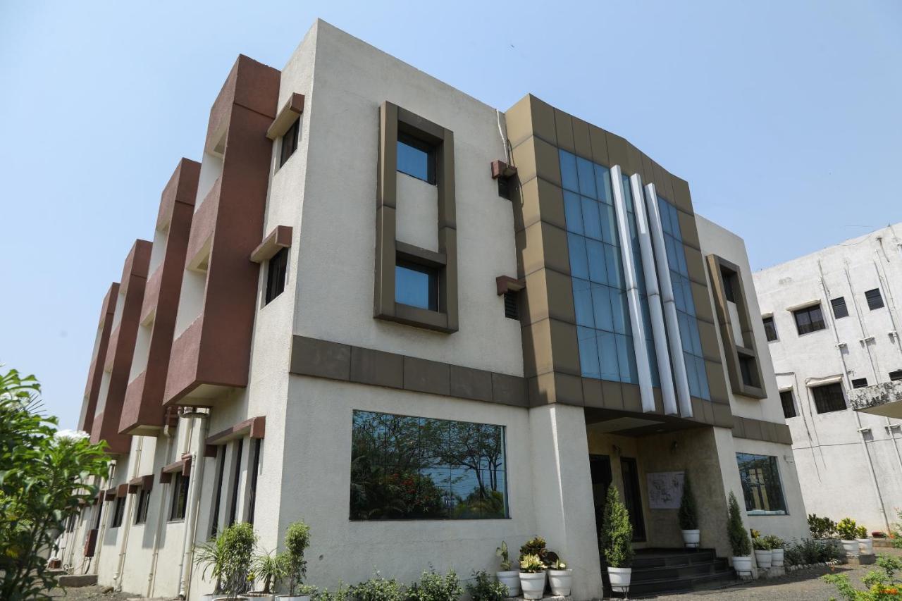 Oyo 10943 Hotel Plus Corporate Khapa  Dış mekan fotoğraf