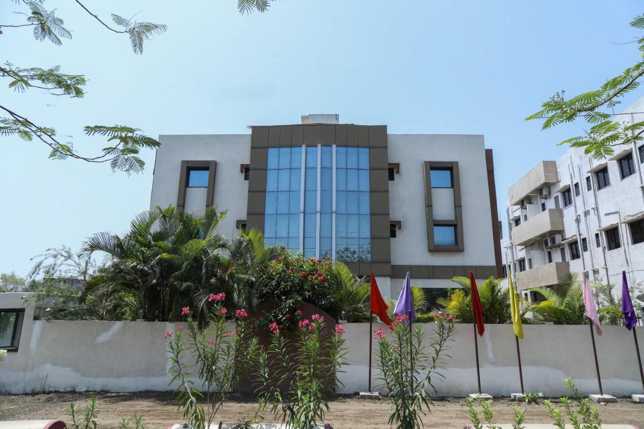 Oyo 10943 Hotel Plus Corporate Khapa  Dış mekan fotoğraf